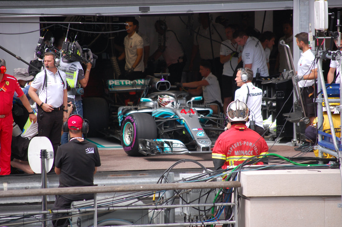 Lewis Hamilton garage Monaco F1 2018